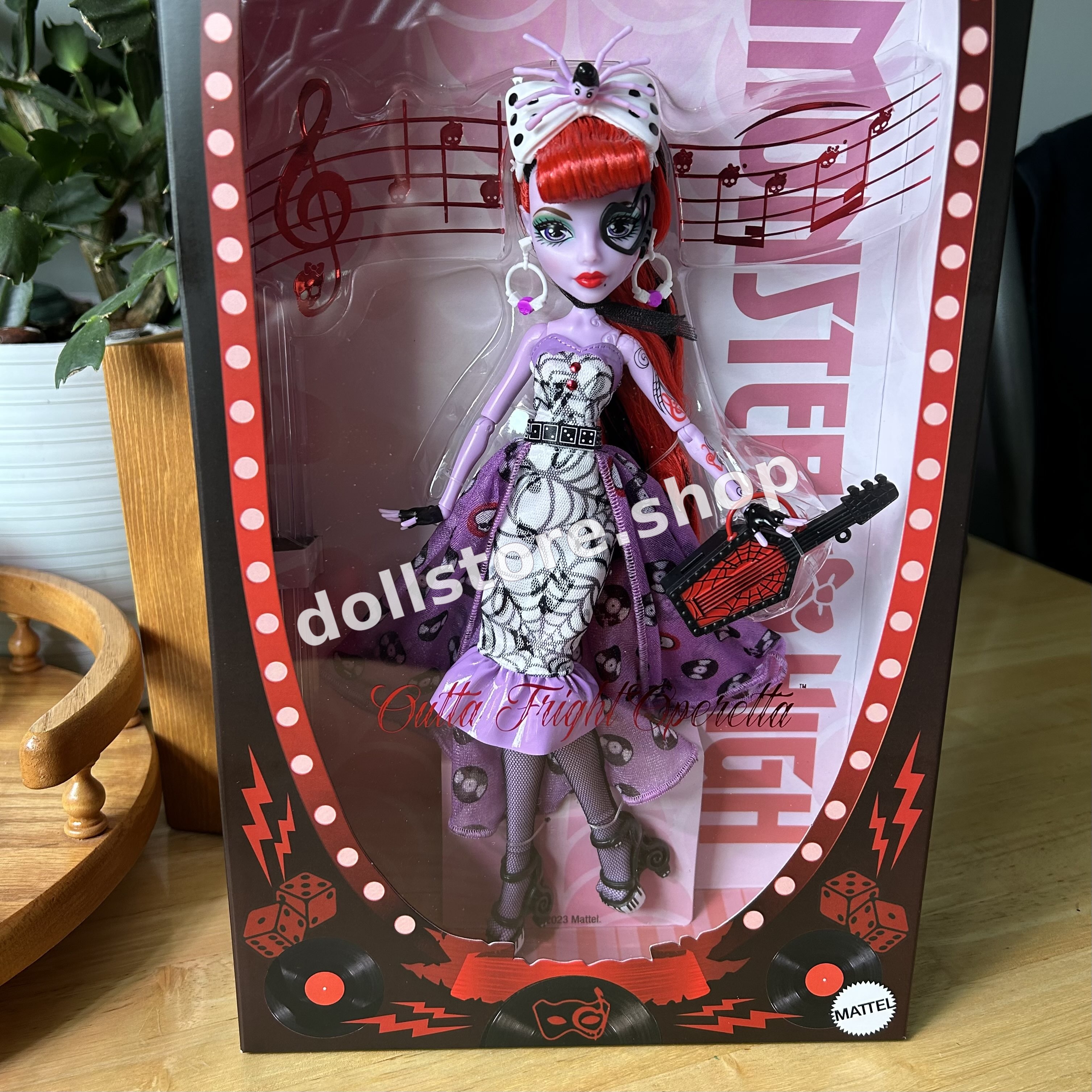 Operetta: Outta Fright